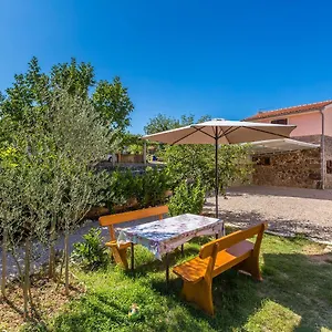  Ferienhaus Vrh